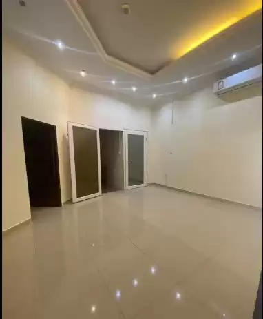 住宅 就绪物业 1 间卧室 U/F 公寓  出租 在 萨德 , 多哈 #15547 - 1  image 